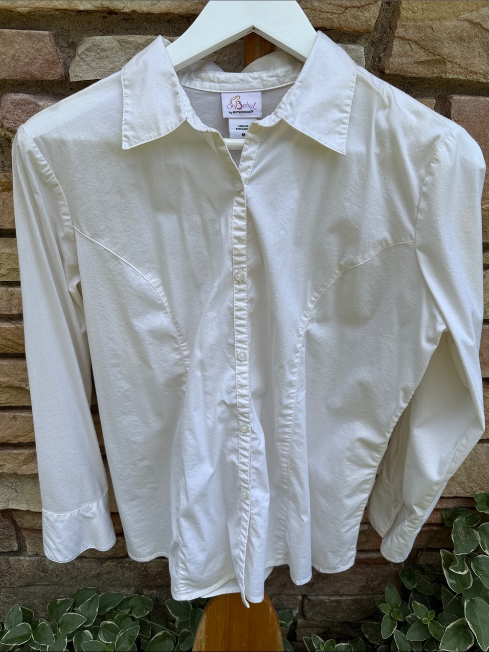 Classic Oh Baby by Motherhood White Button-down Blouse Sz. M